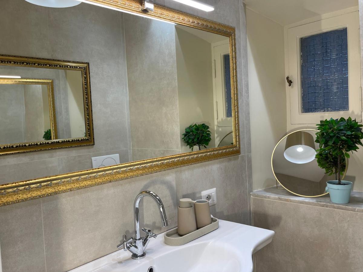 Spanish Steps Glamour & Sauna Luxury Apartment **** Рим Екстериор снимка